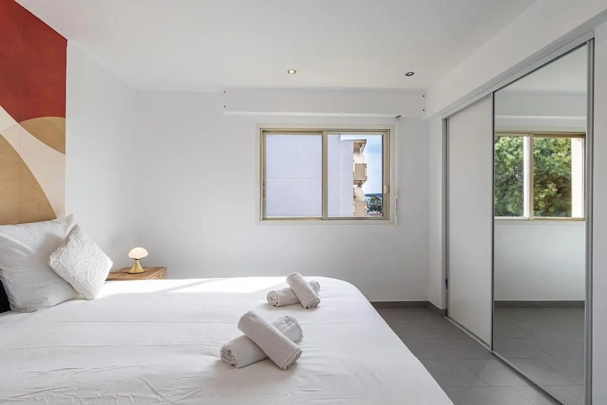 Stunning Apartment With Sea Front Terrace Saint-Laurent-du-Var