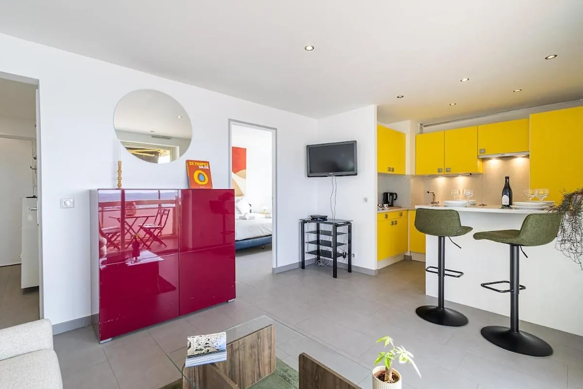 Stunning Apartment With Sea Front Terrace Saint-Laurent-du-Var