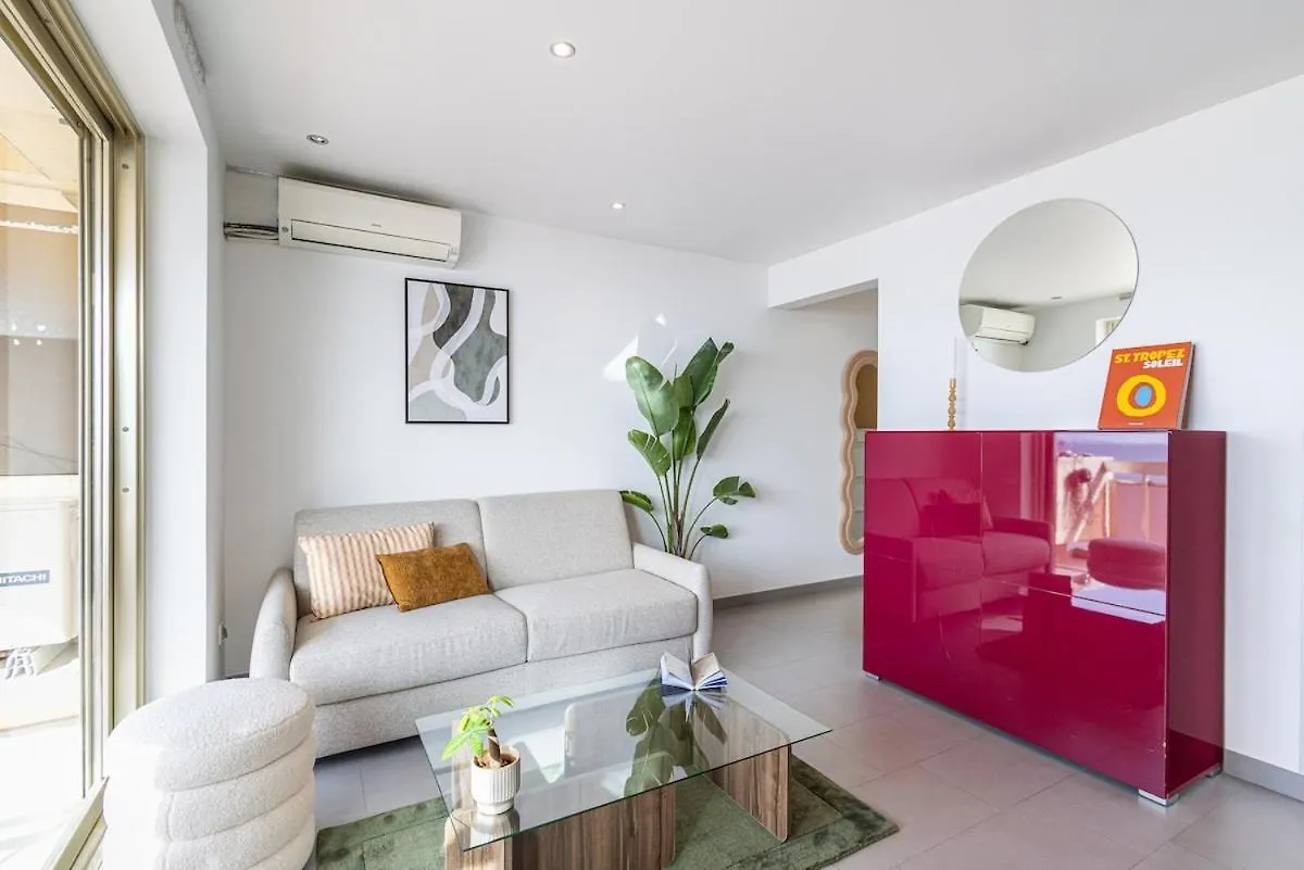 Stunning Apartment With Sea Front Terrace Saint-Laurent-du-Var