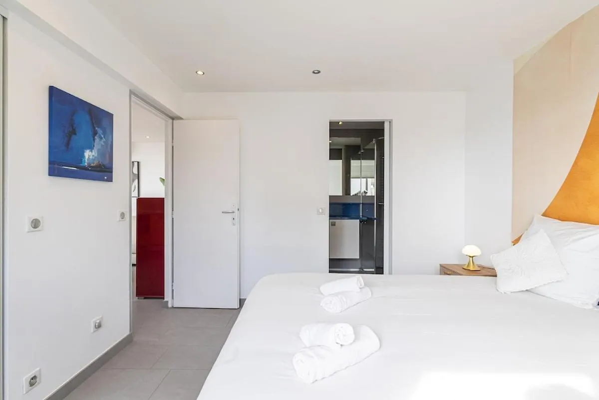Stunning Apartment With Sea Front Terrace Saint-Laurent-du-Var France
