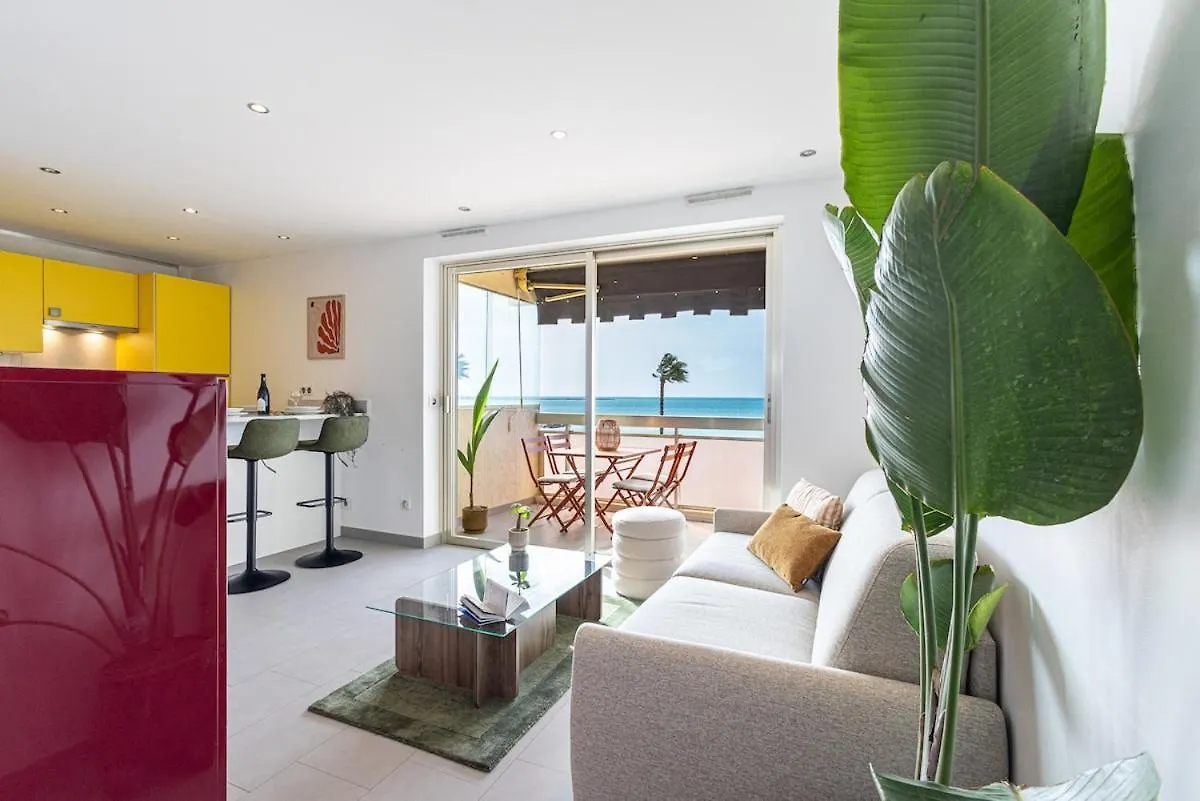 Stunning Apartment With Sea Front Terrace Saint-Laurent-du-Var